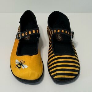 Hot Chocolaticas Mary Jane Flat Women Size 7 Black Yellow Honey Bee
